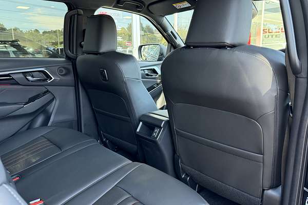 2025 Isuzu MU-X X-TERRAIN