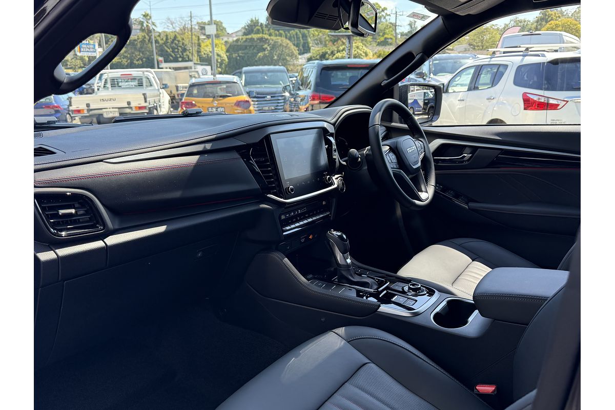 2025 Isuzu MU-X X-TERRAIN