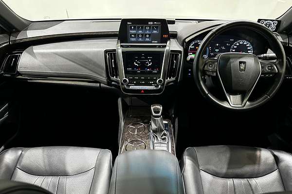 2018 Toyota Crown Hybrid G Executive GWS224