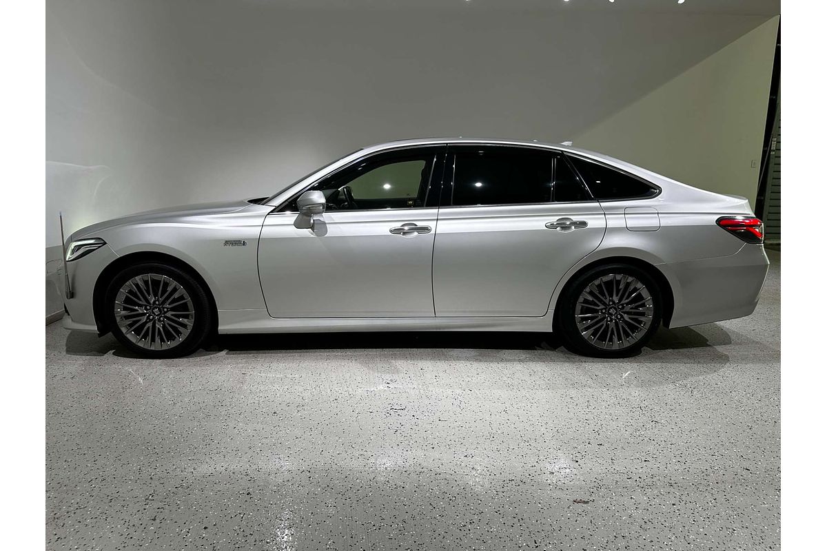 2018 Toyota Crown Hybrid G Executive GWS224