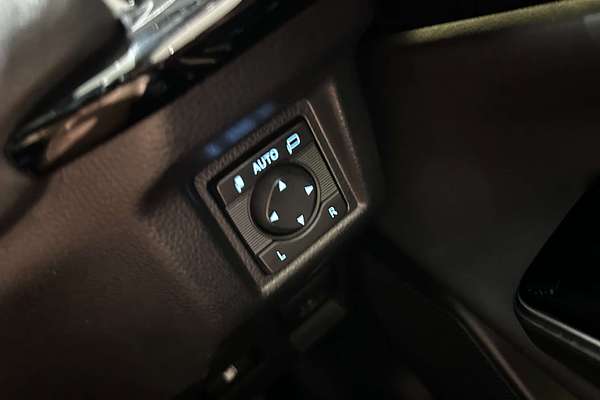 2018 Toyota Crown Hybrid G Executive GWS224