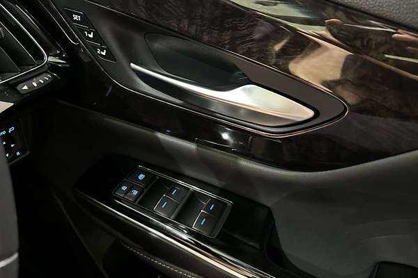 2018 Toyota Crown Hybrid G Executive GWS224