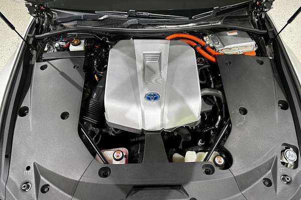 2018 Toyota Crown Hybrid G Executive GWS224