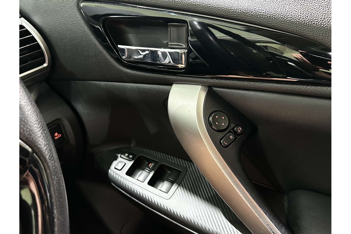 2017 Mitsubishi Eclipse Cross Exceed YA