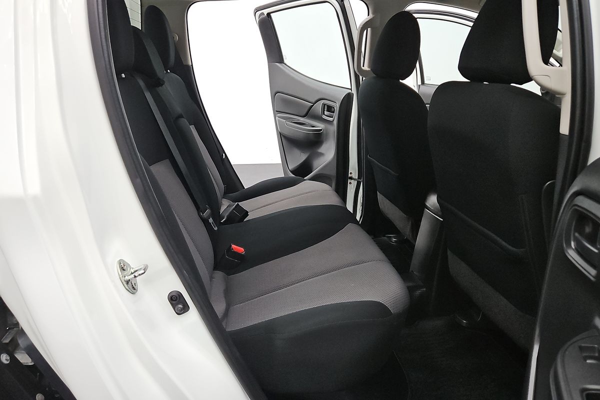 2021 Mitsubishi Triton GLX MR 4X4