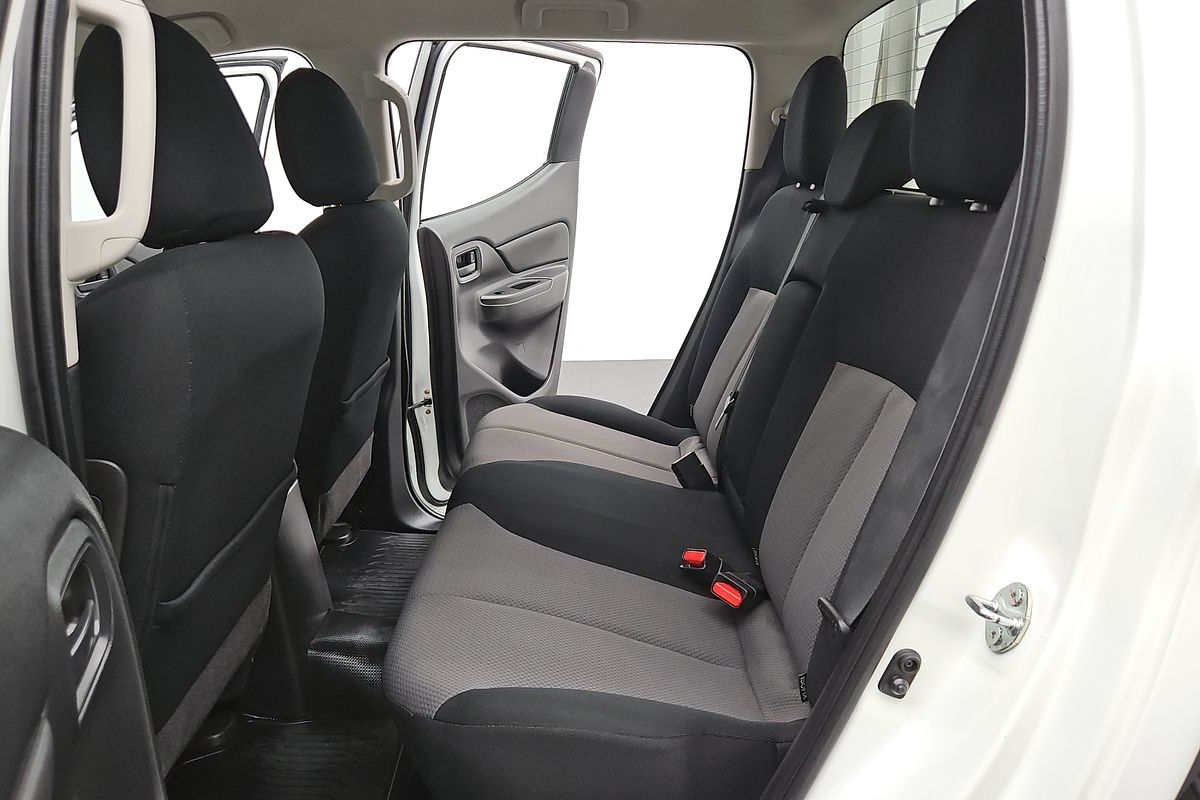 2021 Mitsubishi Triton GLX MR 4X4