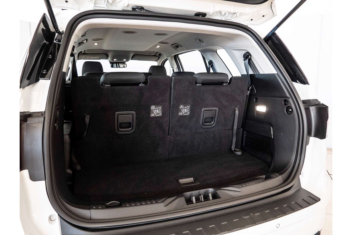 2025 Ford Everest Ambiente 2.0L