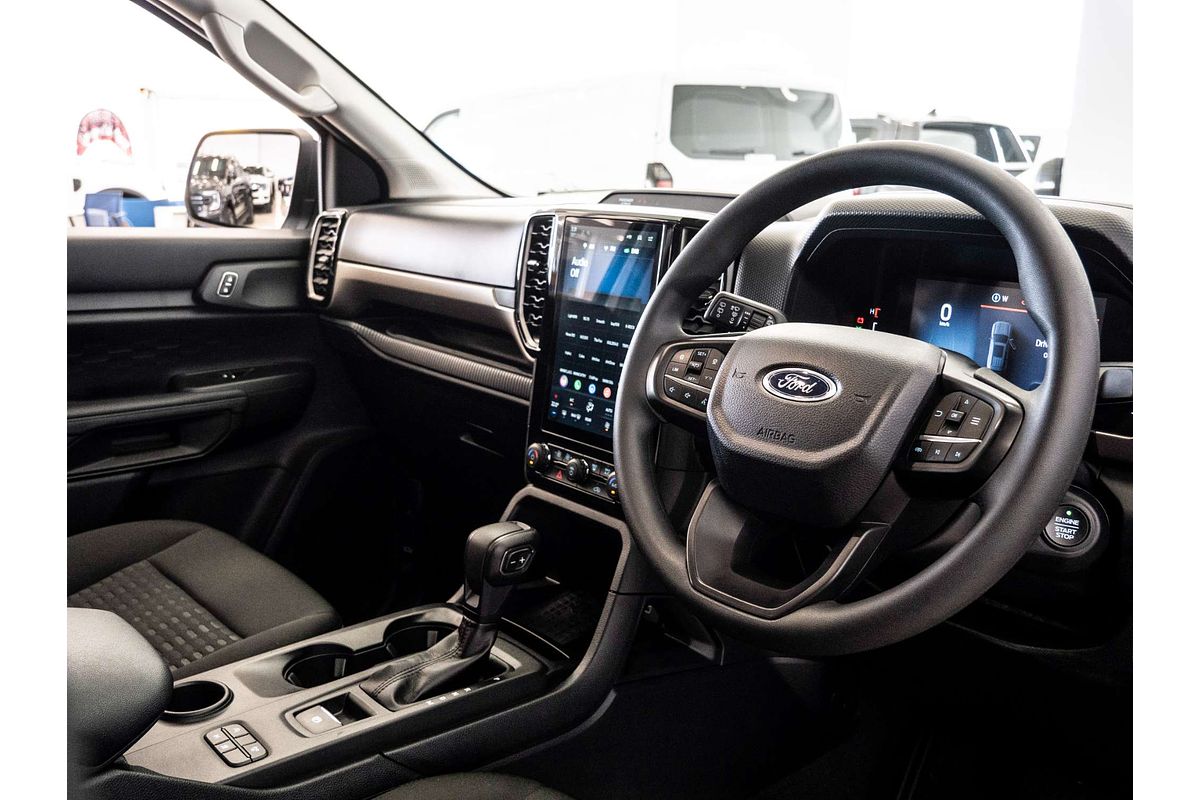 2025 Ford Everest Ambiente 2.0L