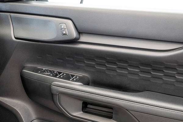 2025 Ford Everest Ambiente 2.0L