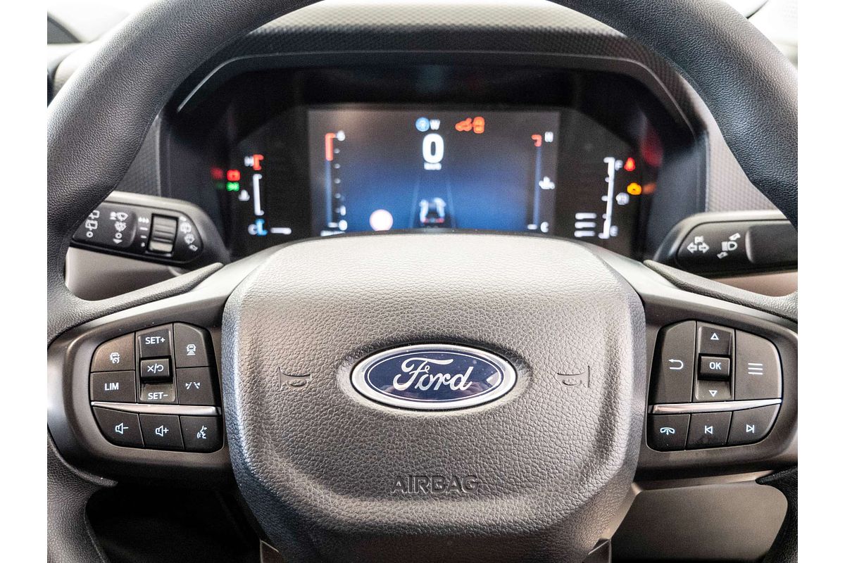 2025 Ford Everest Ambiente 2.0L