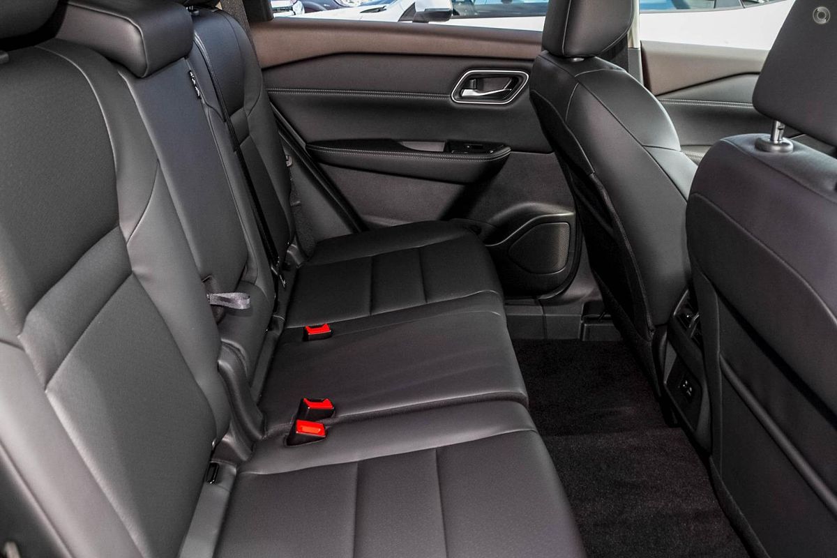 2025 Nissan X-TRAIL ST-L T33