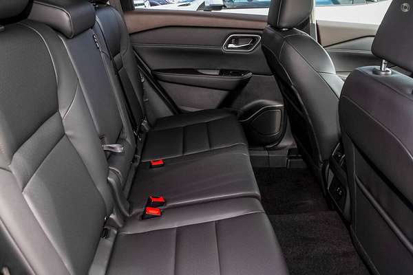 2025 Nissan X-TRAIL ST-L T33