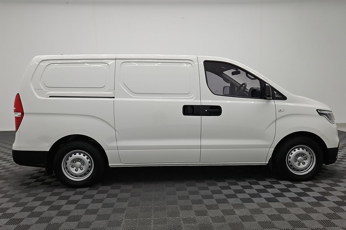 2020 Hyundai iLoad  TQ4