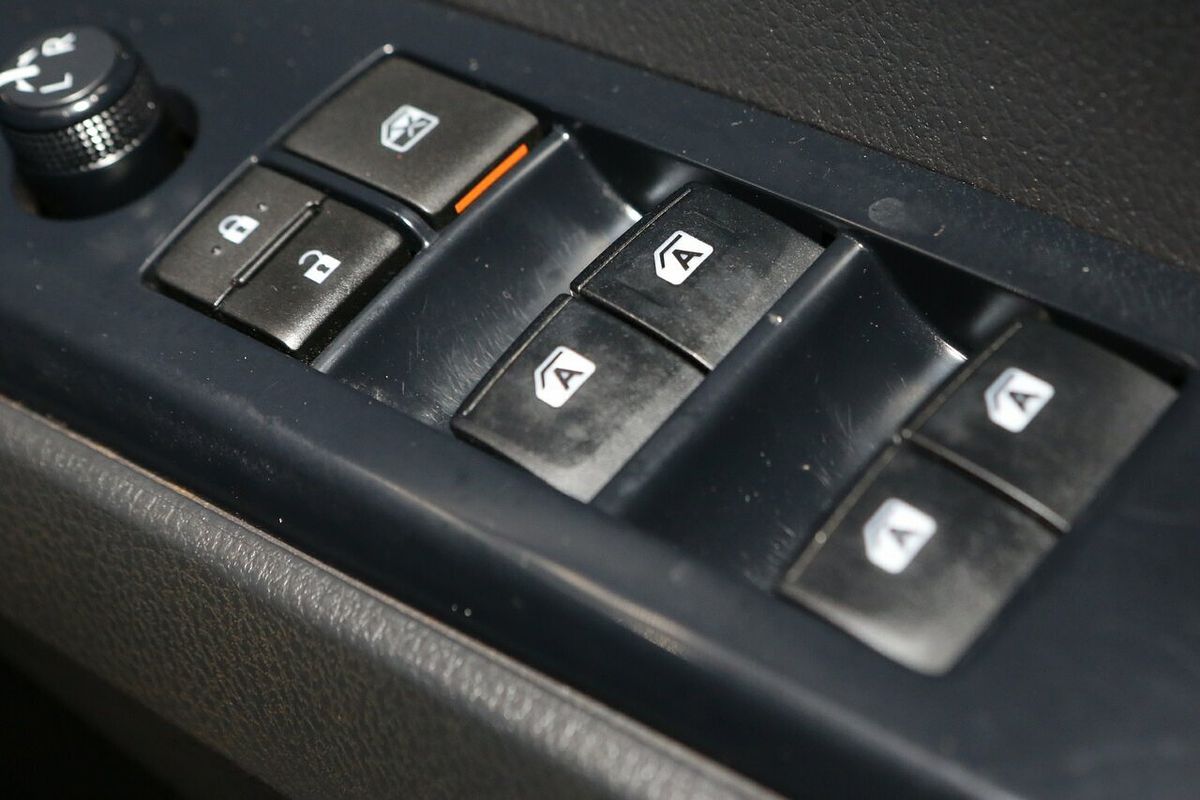 2020 Toyota Camry Ascent Sport AXVH70R