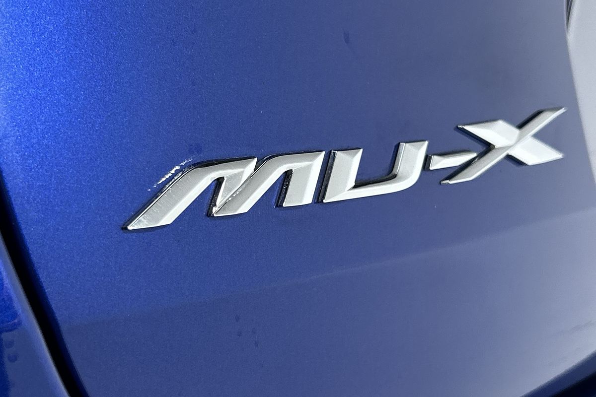 2022 Isuzu MU-X LS-T