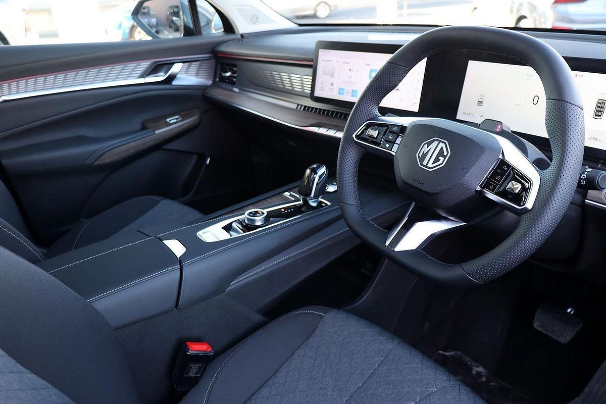 2025 MG QS Excite IS31