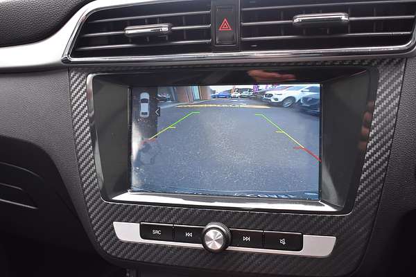 2020 MG ZS Essence AZS1