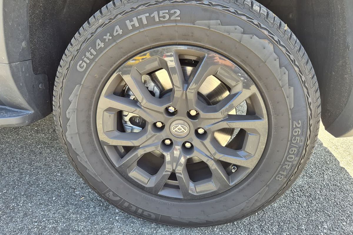 2024 LDV D90 Executive SV9A