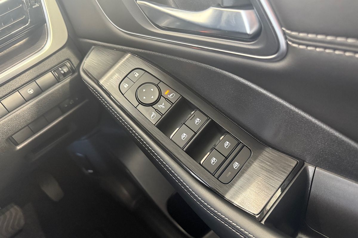 2025 Nissan X-TRAIL ST-L T33