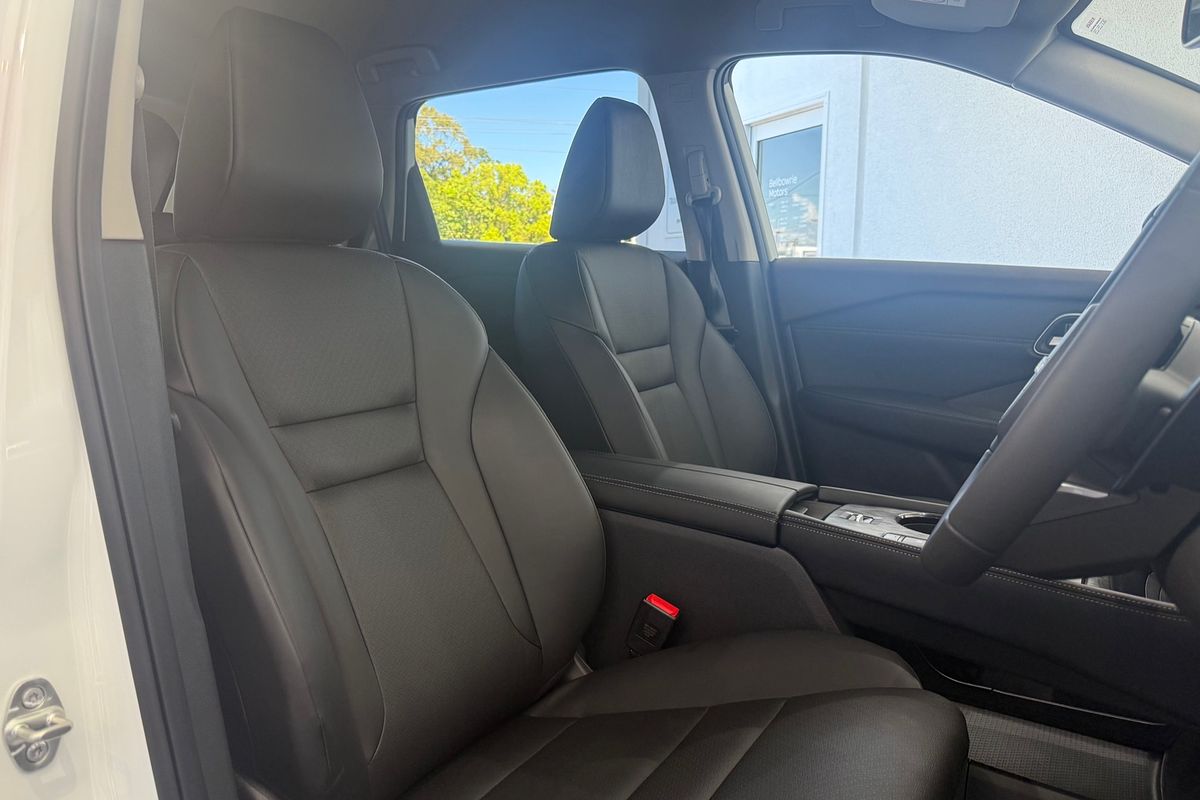 2025 Nissan X-TRAIL ST-L T33