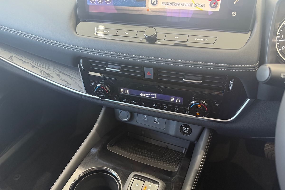 2025 Nissan X-TRAIL ST-L T33