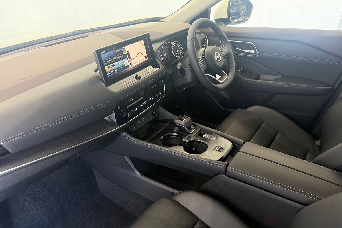 2025 Nissan X-TRAIL ST-L T33