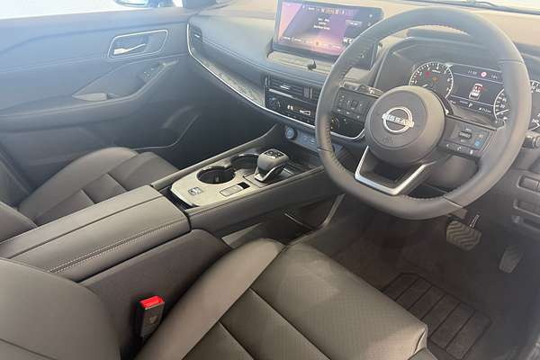 2025 Nissan X-TRAIL ST-L T33