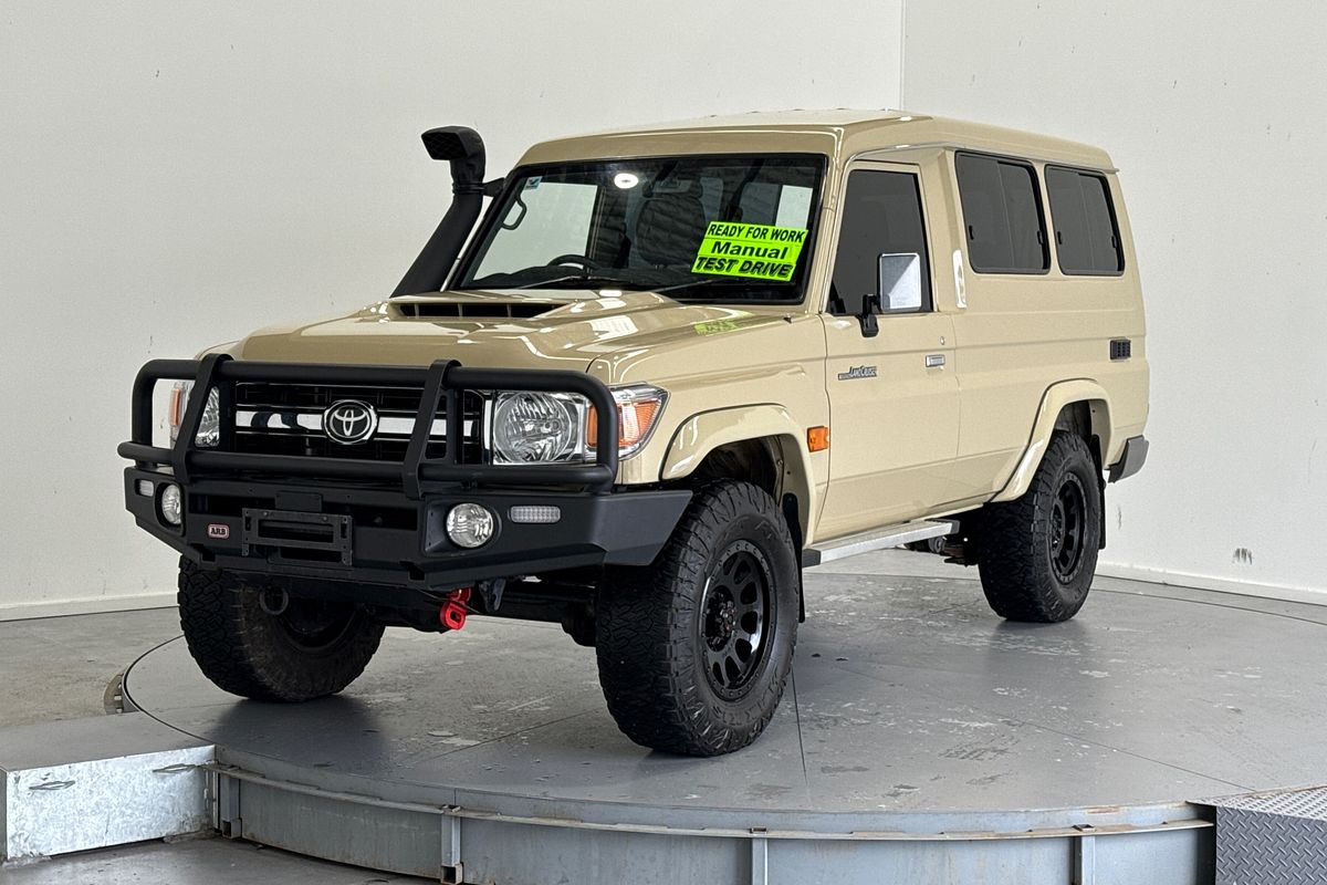 2022 Toyota Landcruiser GXL Troopcarrier VDJ78R