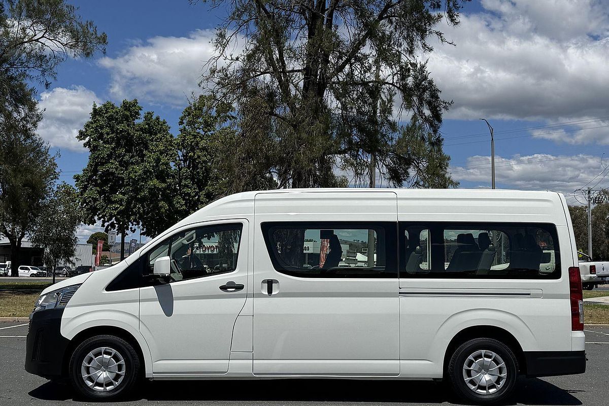 2019 Toyota Hiace Commuter GDH322R ELWB High Roof