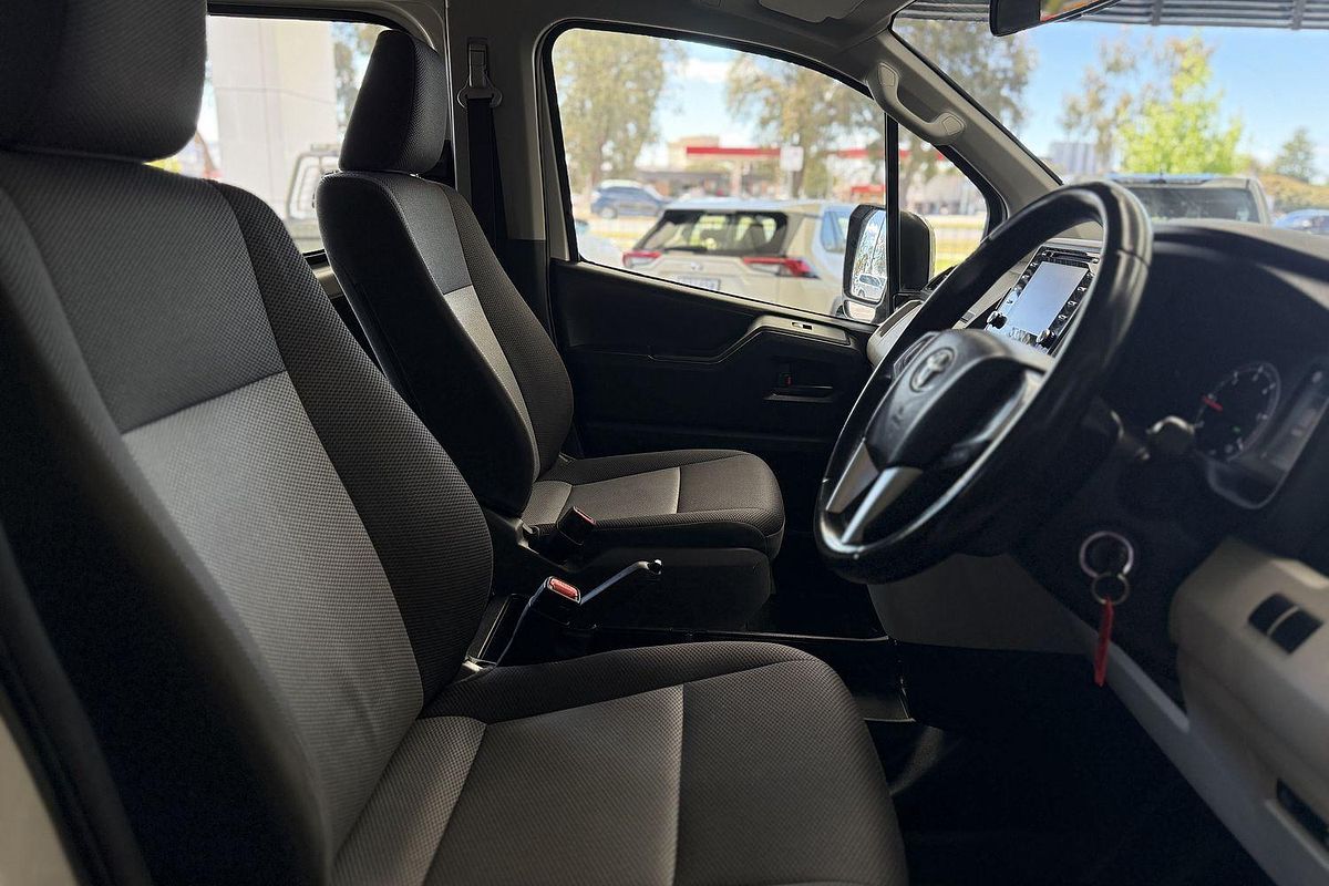 2019 Toyota Hiace Commuter GDH322R ELWB High Roof