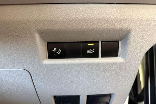 2019 Toyota Hiace Commuter GDH322R ELWB High Roof