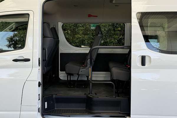 2019 Toyota Hiace Commuter GDH322R ELWB High Roof