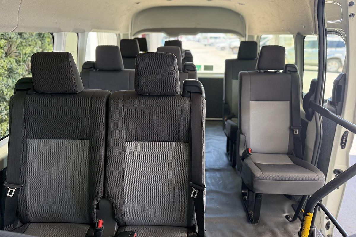 2019 Toyota Hiace Commuter GDH322R ELWB High Roof