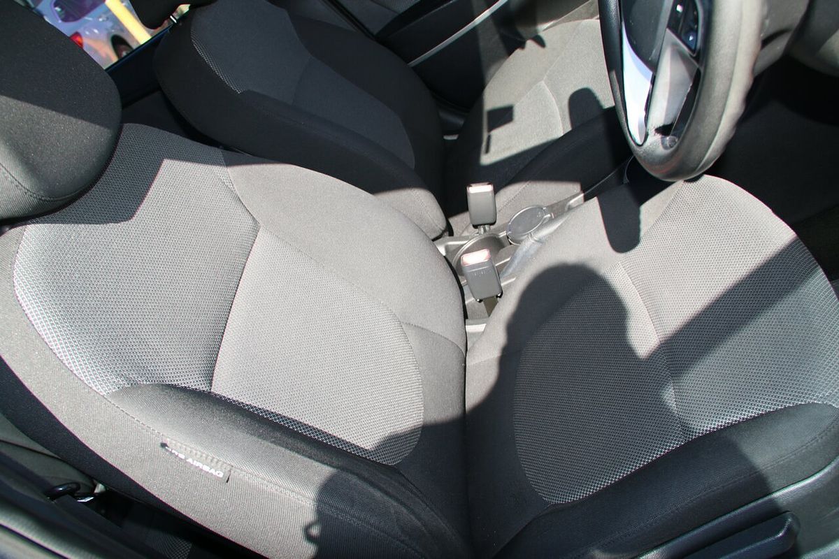 2012 Hyundai Accent Active RB