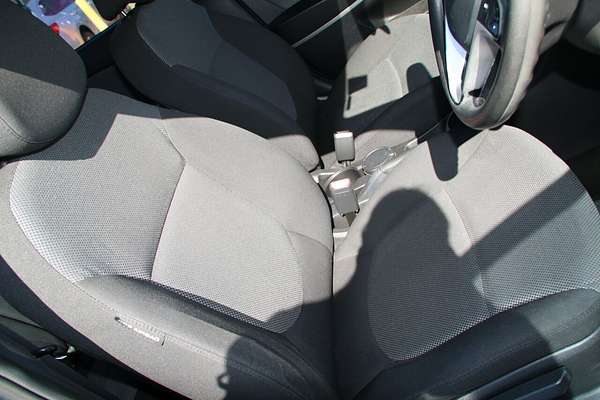 2012 Hyundai Accent Active RB