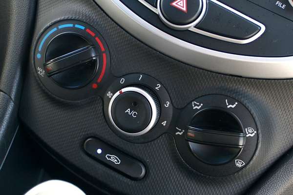 2012 Hyundai Accent Active RB