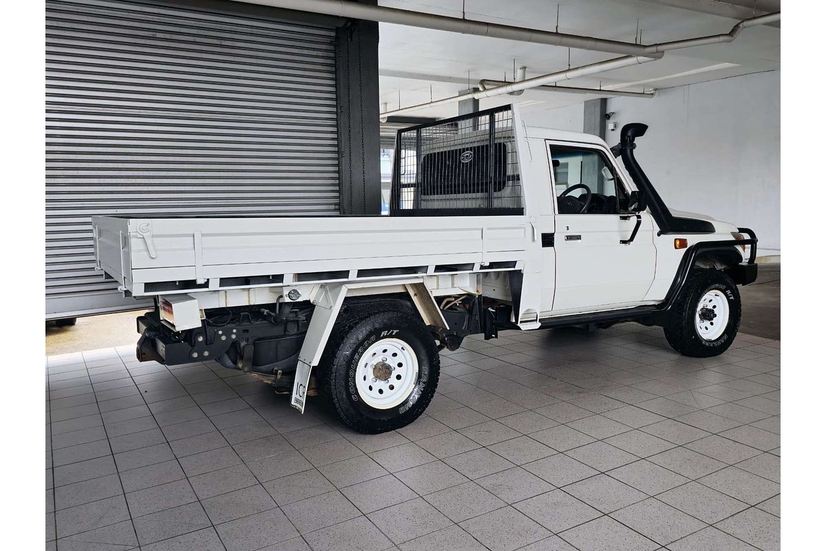 LANDCRUISER VDJ79R MY18 WORKMATE (4x4) 4.5L DTV8 DIESEL TURBO F/INJ 5 SP MANUAL C/CHAS LANDCRUISER VDJ79R MY18 WORKMATE (4x4) 4.5L DTV8 DIESEL TURBO F/INJ 5 SP MANUAL C/CHAS