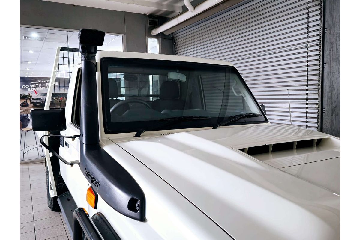 LANDCRUISER VDJ79R MY18 WORKMATE (4x4) 4.5L DTV8 DIESEL TURBO F/INJ 5 SP MANUAL C/CHAS 