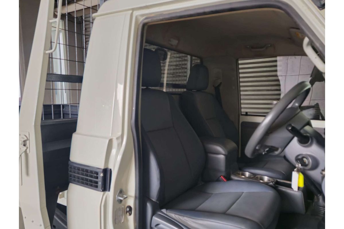 LANDCRUISER VDJ79R MY18 WORKMATE (4x4) 4.5L DTV8 DIESEL TURBO F/INJ 5 SP MANUAL C/CHAS 