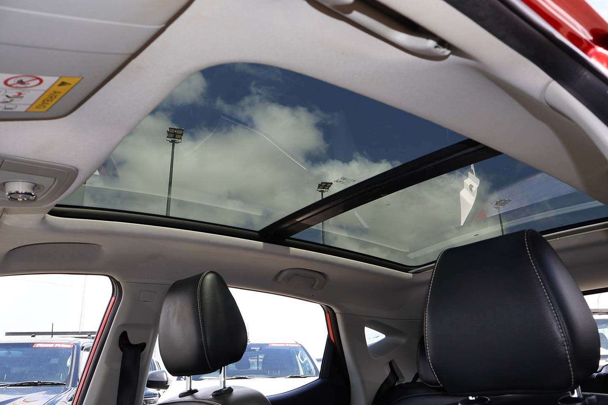 2019 MG ZS Essence AZS1