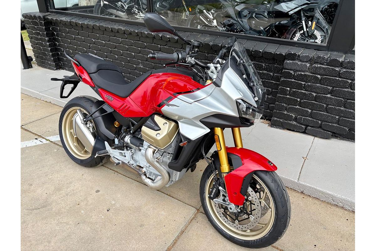 2025 Moto Guzzi V100 Mandello V100