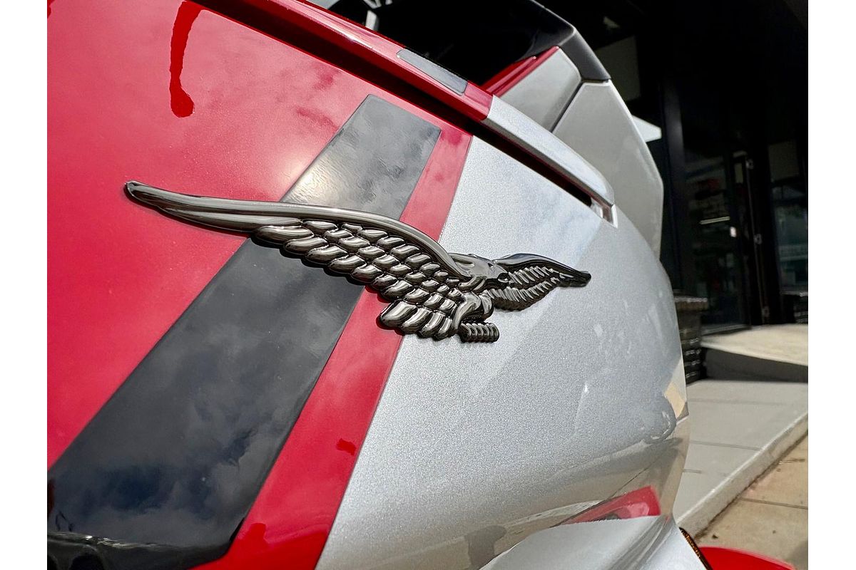 2025 Moto Guzzi V100 Mandello V100