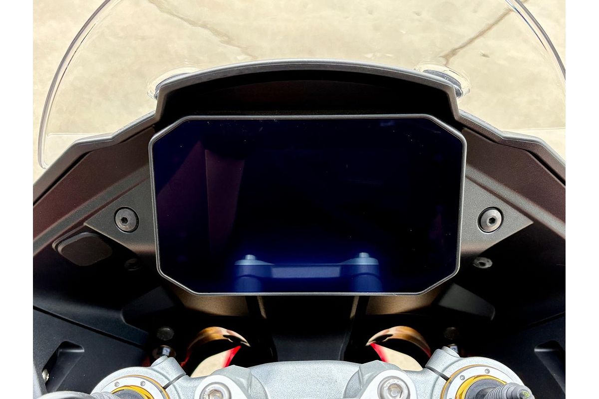 2025 Moto Guzzi V100 Mandello V100