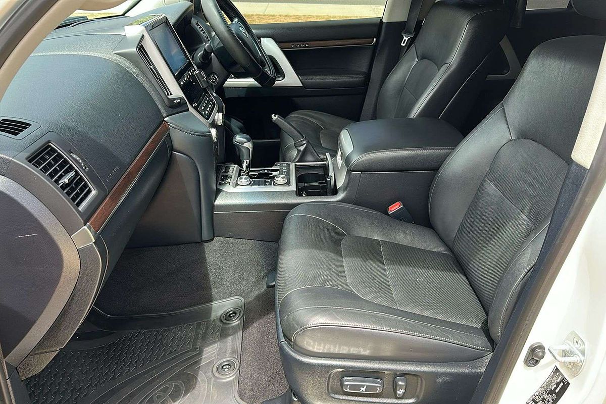 2019 Toyota Landcruiser Sahara VDJ200R