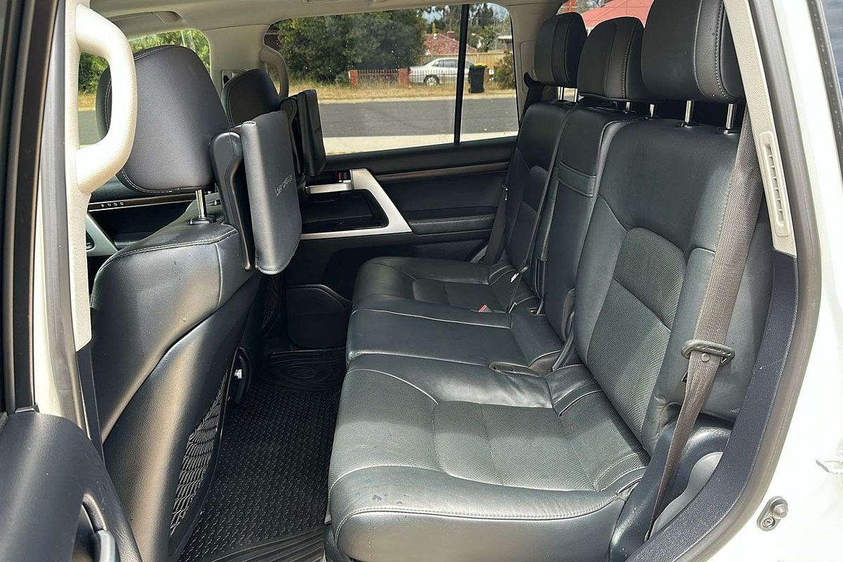 2019 Toyota Landcruiser Sahara VDJ200R