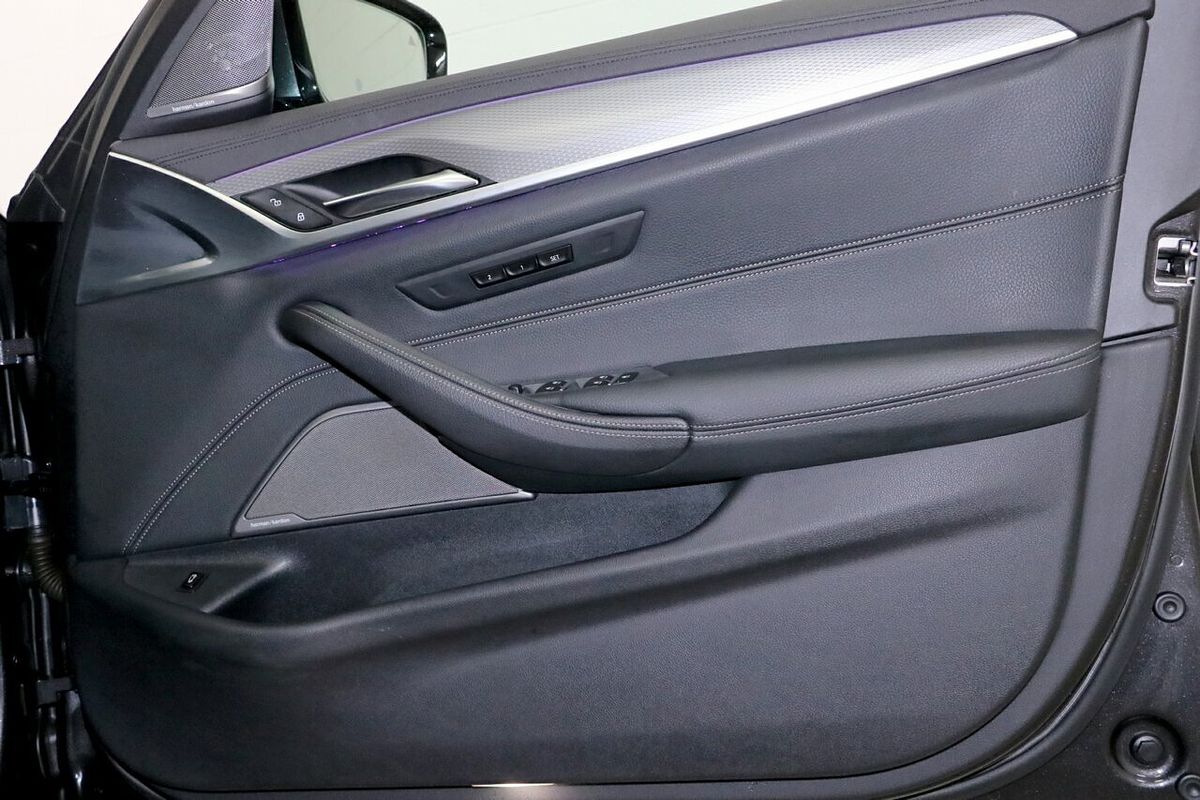 2019 BMW 5 Series 520i M Sport G30