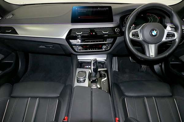 2019 BMW 5 Series 520i M Sport G30