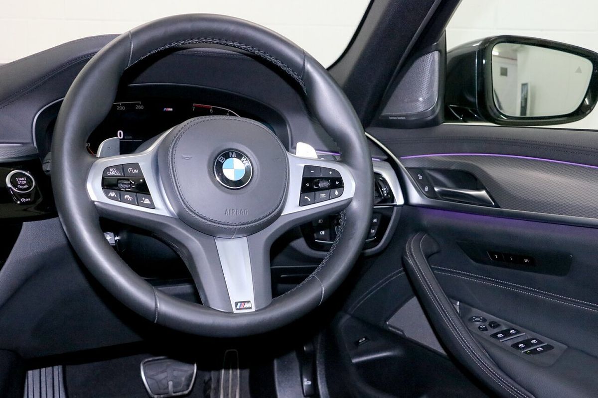 2019 BMW 5 Series 520i M Sport G30