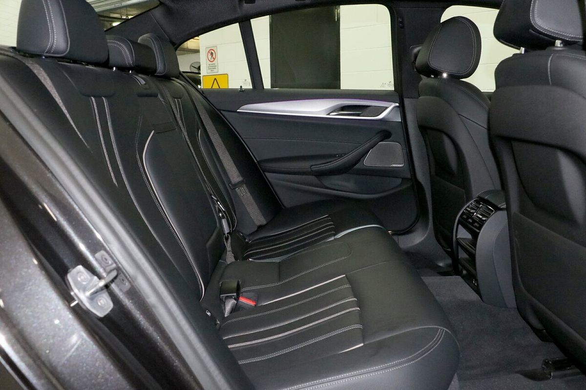 2019 BMW 5 Series 520i M Sport G30