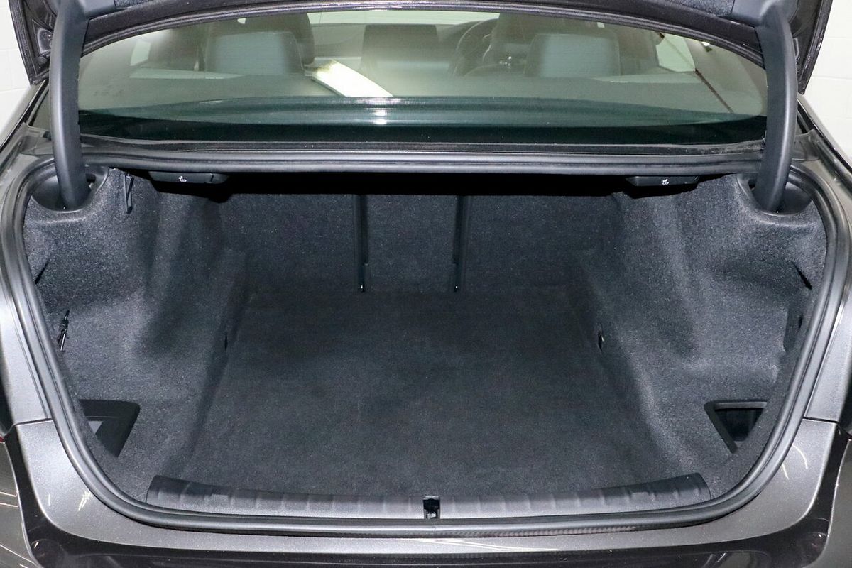 2019 BMW 5 Series 520i M Sport G30